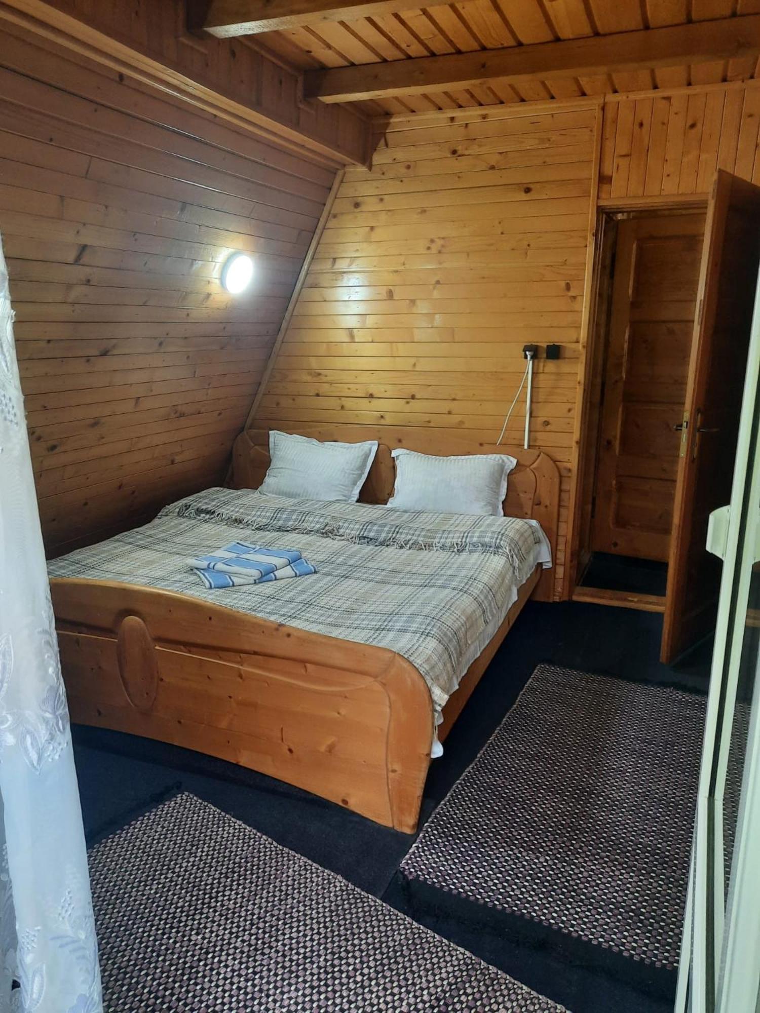 Holiday home Cabanuta Dan & Alex Cartisoara